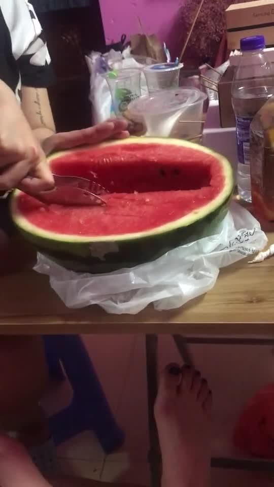 宿舍吃瓜照,揭秘校园生活趣味瞬间