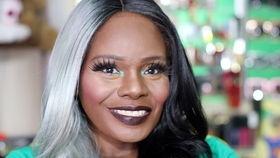 百变阿姨吃瓜化妆